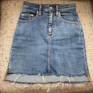 Aritzia Jean Pencil Skirt, lightly worn, size 00
